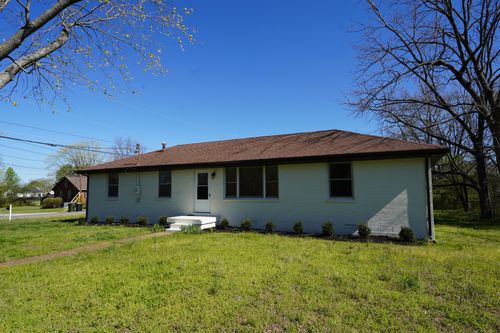 1015 Dickens St, Greenbrier, TN, 37073-5338 | Card Image