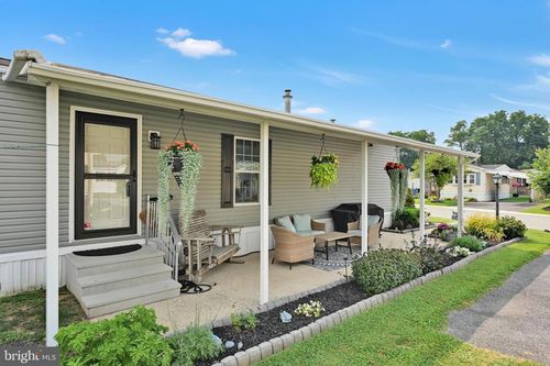40 Ridgewood Mnr, MANHEIM, PA, 17545-9635 | Card Image
