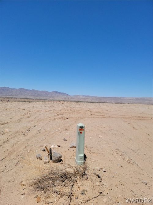 1806 Nancy Ct, Bullhead City, AZ, 86442-8842 | Card Image