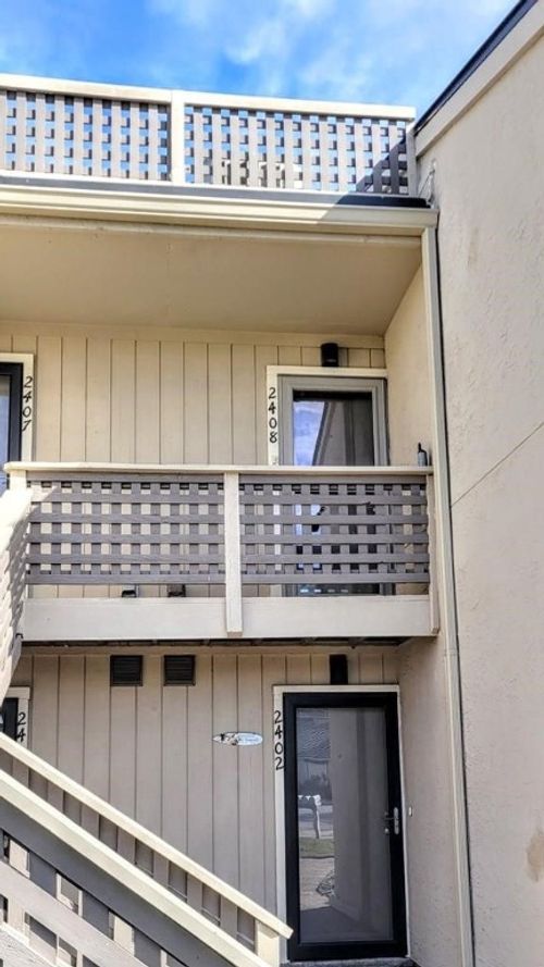 2408 Bayhouse Dr, Rockport, TX, 78382-3547 | Card Image