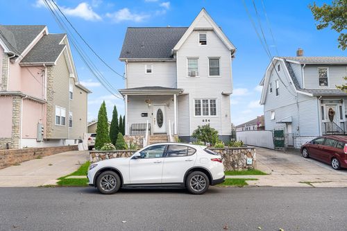 654 Devon St, Kearny, NJ, 07032-2950 | Card Image