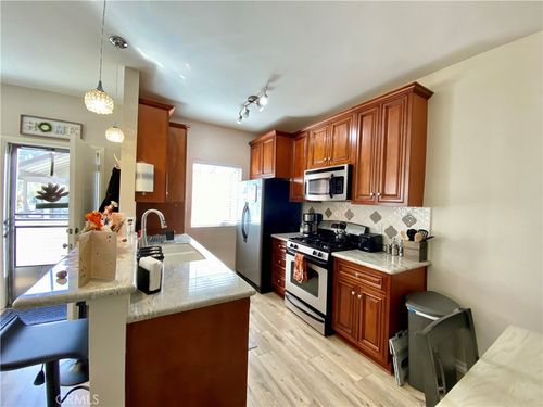 12-86 Maegan Pl, Thousand Oaks, CA, 91362-2754 | Card Image