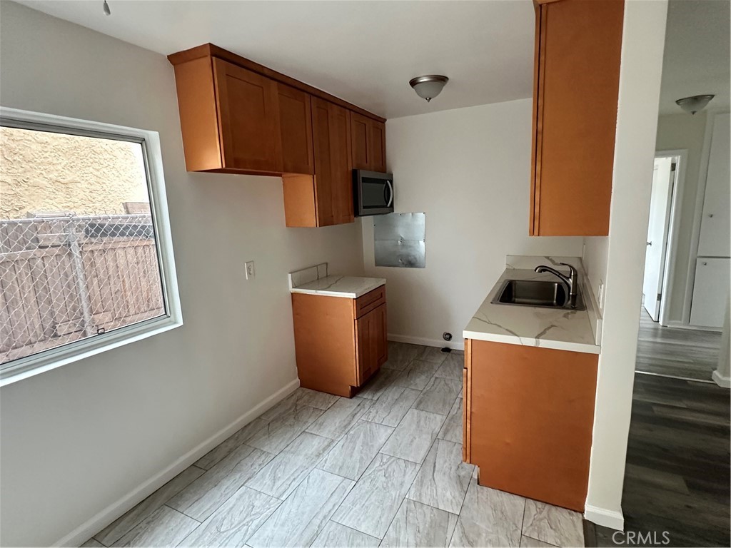 Residential Lease in Los Angeles 3