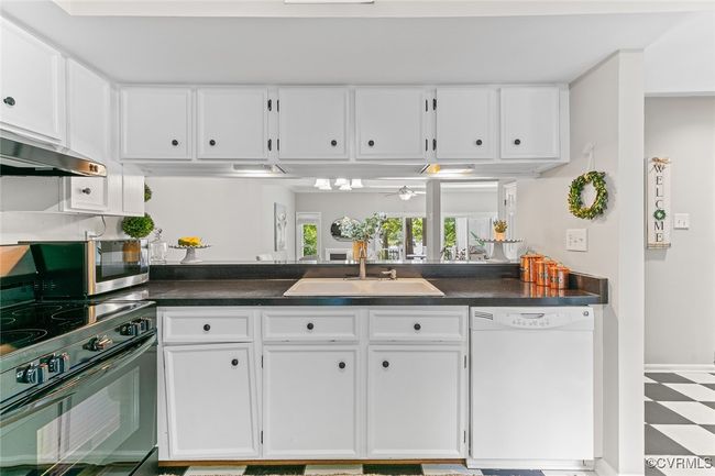 4914 Long Shadow Ter, Townhouse with 2 bedrooms, 2 bathrooms and null parking in Midlothian VA | Image 6