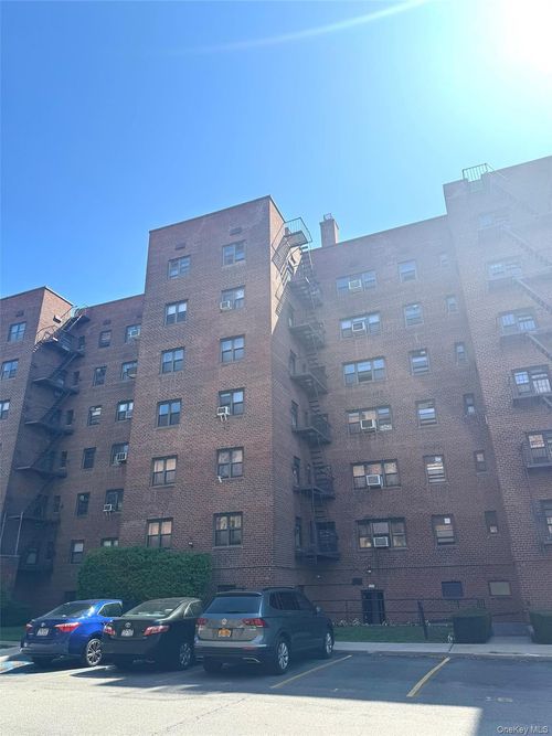 apt-4j-140 31st Rd, Flushing, NY, 11354-2124 | Card Image