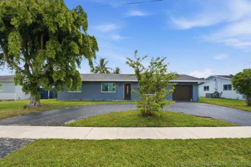 1000 W River Dr, Margate, FL, 33063-3526 | Card Image