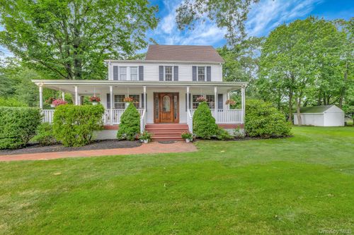 1 Garfield Ct, Nesconset, NY, 11767-1900 | Card Image