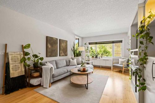 302-716 3 Ave Nw, Calgary, AB, T2N0J1 | Card Image