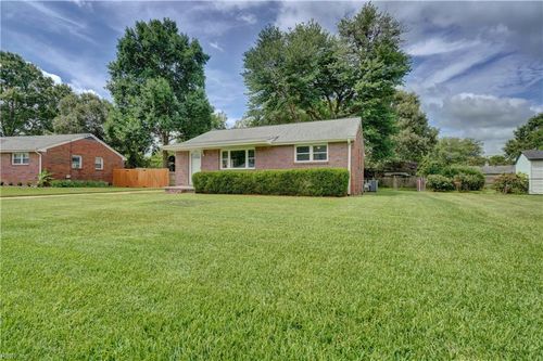 307 Sequoia Rd, Portsmouth, VA, 23701-1425 | Card Image