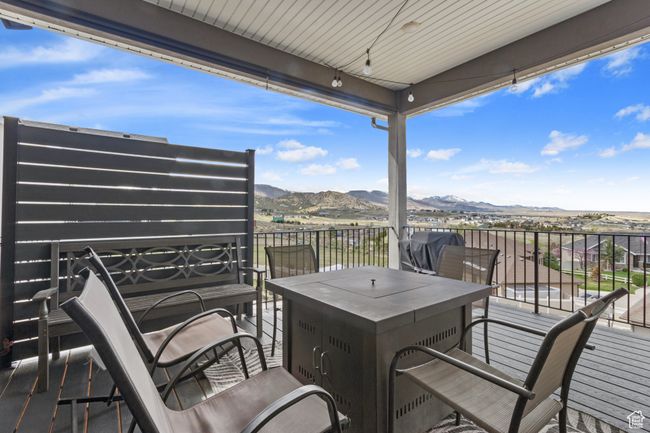 Deck with a mountain view | Image 31
