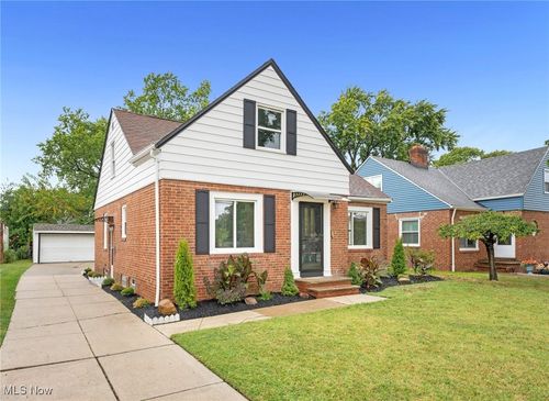 29601 Lake Shore Blvd, Willowick, OH, 44095-4607 | Card Image