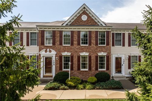 104 Castle View Dr, Mc Kees Rocks, PA, 15136-1899 | Card Image