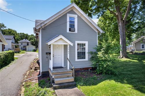 1303 Tremont Ave Sw, Massillon, OH, 44647-6338 | Card Image