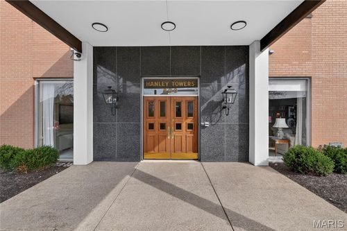 3d-900 S Hanley Rd, Clayton, MO, 63105-2667 | Card Image