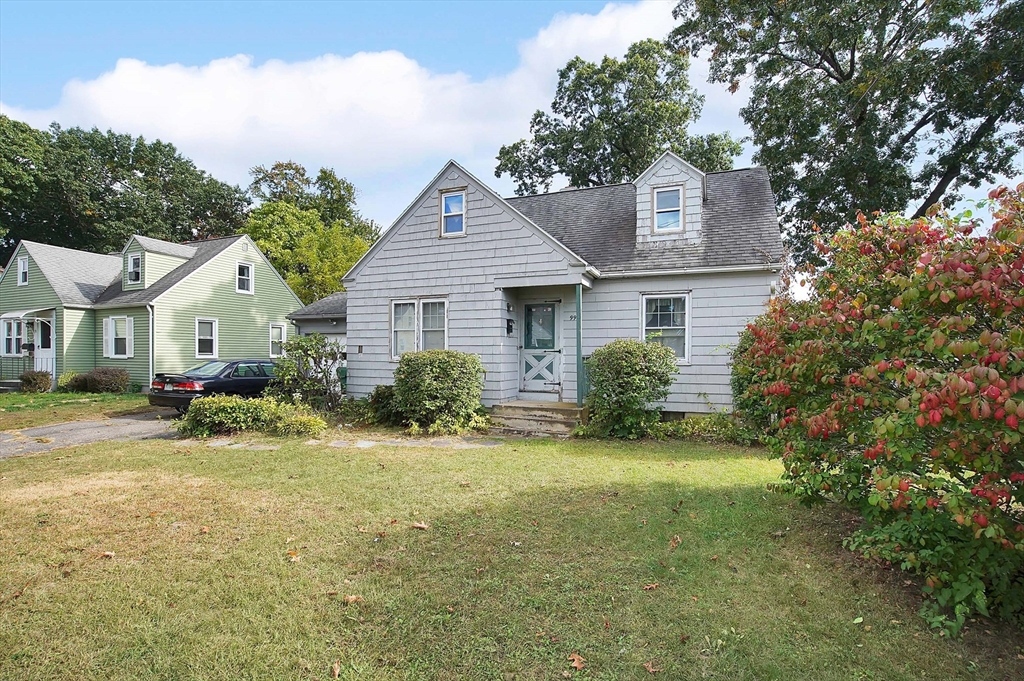 Lachine St, Chicopee, MA 01020