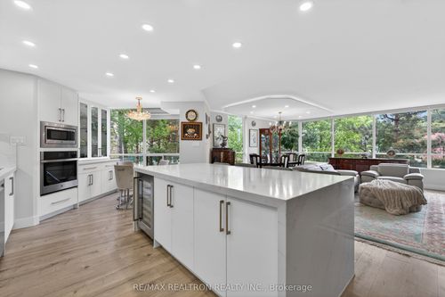 203-110 Promenade Cir, Vaughan, ON, L4J7W8 | Card Image