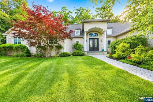 41 Wildwood Rd, Saddle River, NJ, 07458-2513 | Card Image