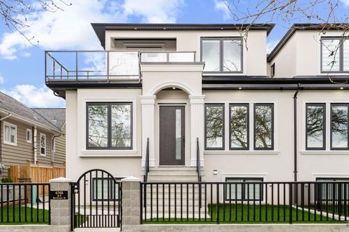 2-6765 Kitchener St, Burnaby, BC, V5B2J8 | Card Image