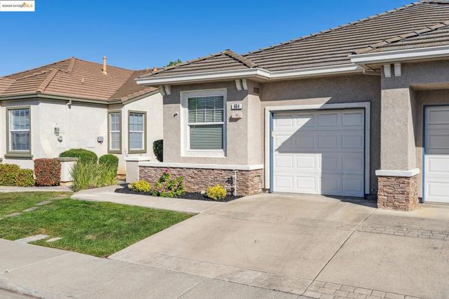 664 Prince Albert Way, Home with 2 bedrooms, 2 bathrooms and 1 parking in Brentwood CA | Image 7