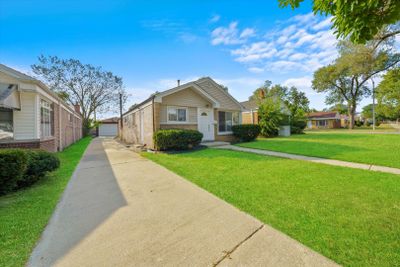 12602 S Loomis Street, House other with 3 bedrooms, 1 bathrooms and 2 parking in Calumet Park IL | Image 2