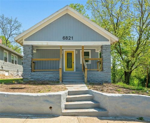 6821 Monroe Ave, Kansas City, MO, 64132-1417 | Card Image