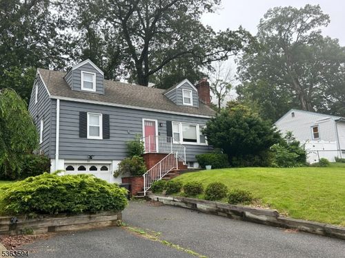 10 Adams Dr, Denville, NJ, 07834-2402 | Card Image