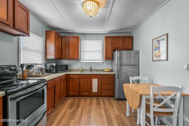 409 Monroe Ave, Home with 7 bedrooms, 3 bathrooms and null parking in Carolina Beach NC | Image 37