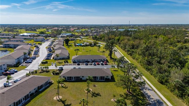 APT-1902 - 12538 Sw Kingsway Cir, Condo with 2 bedrooms, 2 bathrooms and null parking in LAKE SUZY FL | Image 36