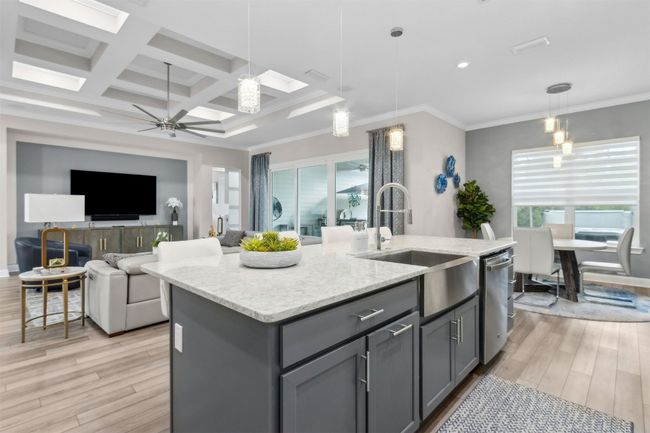 Large open concept with a lot of extra lighting | Image 13