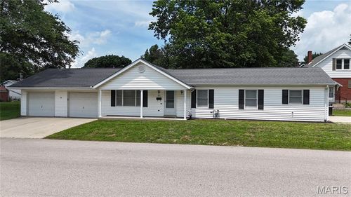 405 Veterans Dr, Waterloo, IL, 62298-1135 | Card Image