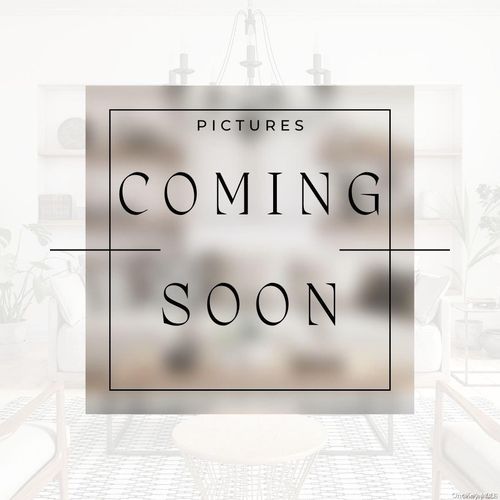 200 Robby Ln, New Hyde Park, NY, 11040-1235 | Card Image