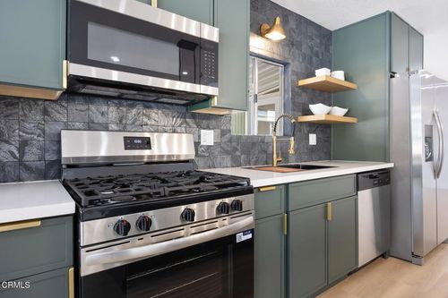 spc-114-21001 Plummer St, Chatsworth, CA, 91311-4960 | Card Image