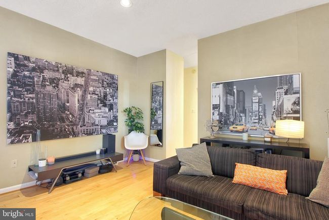 APT-808 - 1615 Q St Nw, Condo with 2 bedrooms, 1 bathrooms and null parking in WASHINGTON DC | Image 6