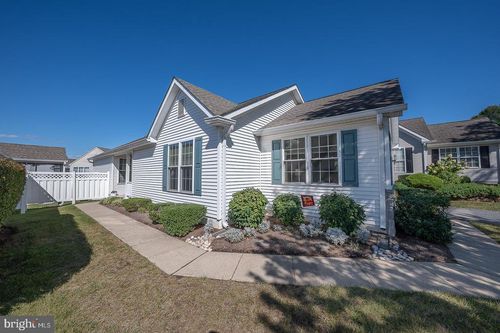 208 N Silver Fox Dr, GLEN MILLS, PA, 19342-2247 | Card Image