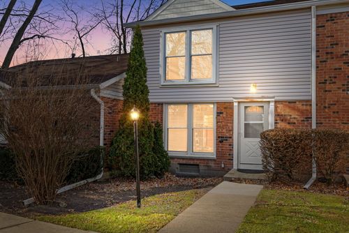 3065 Kingston Ct, Streamwood, IL, 60107-2916 | Card Image