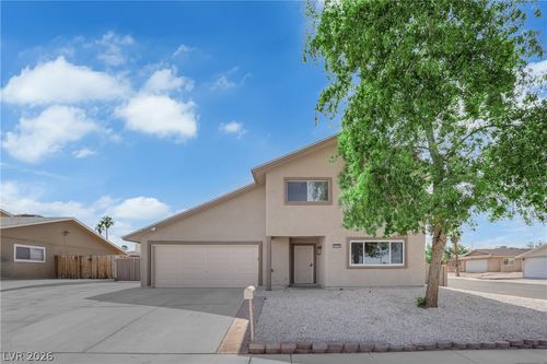 100 Sedran Place, Las Vegas, NV, 89145 | Card Image
