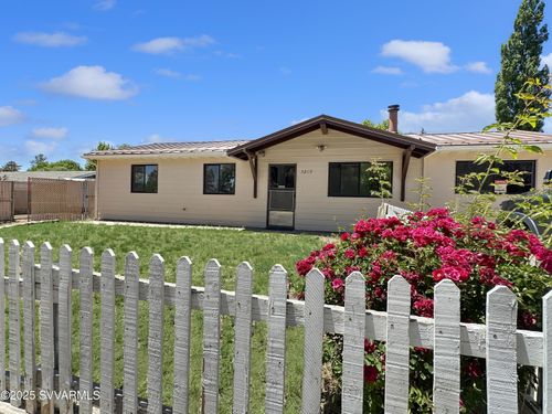 3219 N Manor Rd, Flagstaff, AZ, 86004-2115 | Card Image