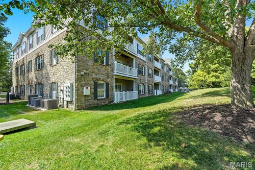 apt-306-1 Monarch Trace Ct, Chesterfield, MO, 63017-4618 | Card Image