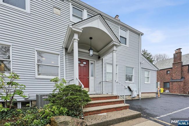 756 Cedar Ln, Condo with 3 bedrooms, 2 bathrooms and null parking in Teaneck NJ | Image 14