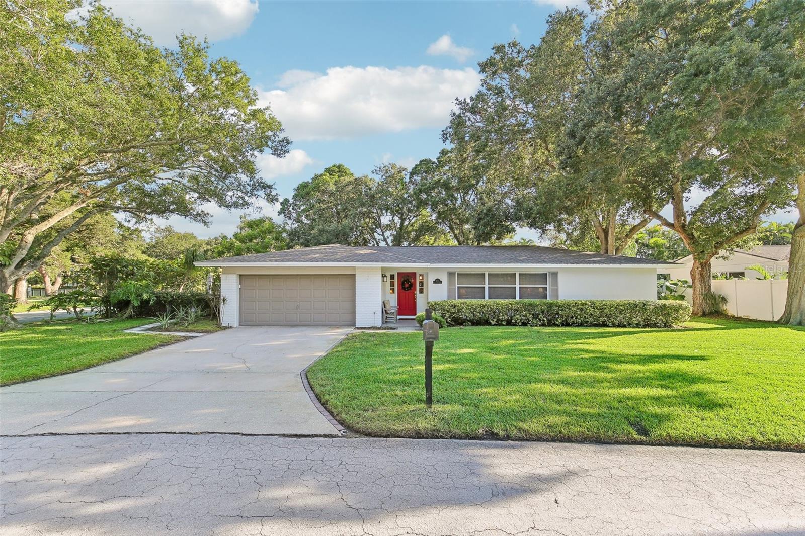 Del Rio Dr, Belleair Bluffs, FL 33770
