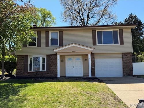 2543 Wesford Dr, Maryland Heights, MO, 63043-4152 | Card Image