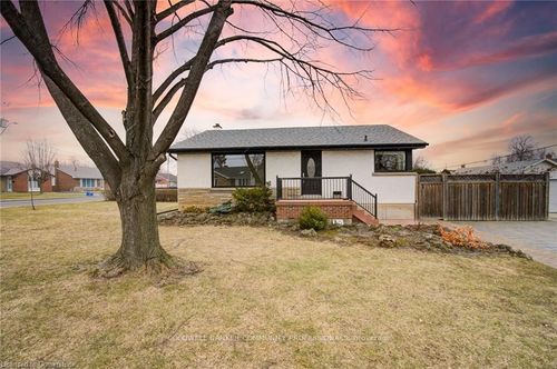 upper-94 Gailmont Dr, Hamilton, ON, L8K4B6 | Card Image