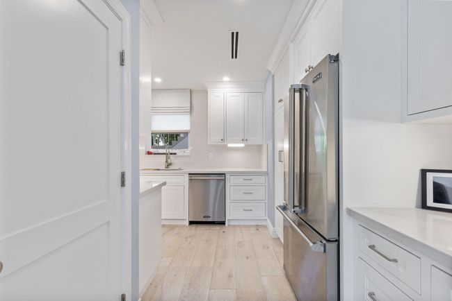 1010 - 311 Cocoanut Row, Condo with 3 bedrooms, 2 bathrooms and null parking in Palm Beach FL | Image 13