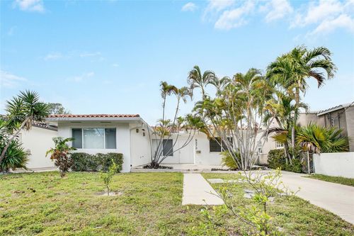 9372 Abbott Ave, Surfside, FL, 33154-2430 | Card Image