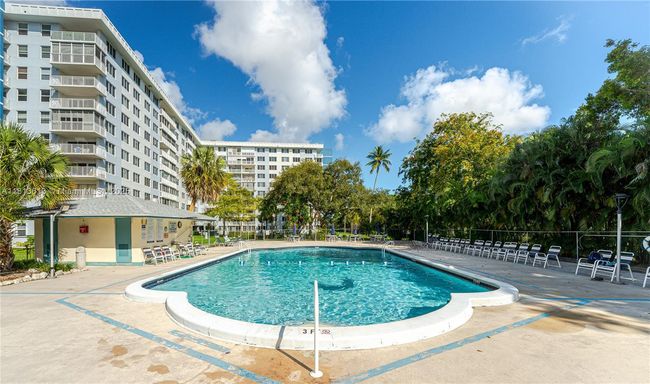 APT-505 - 4330 Hillcrest Dr, Condo with 1 bedrooms, 2 bathrooms and null parking in Hollywood FL | Image 32