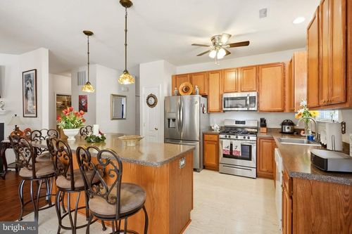 10 June Ann Dr, CLAYTON, NJ, 08312-2425 | Card Image