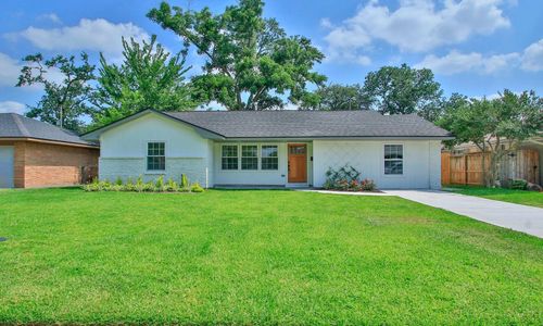 5313 De Lange Ln, Houston, TX, 77092-4207 | Card Image