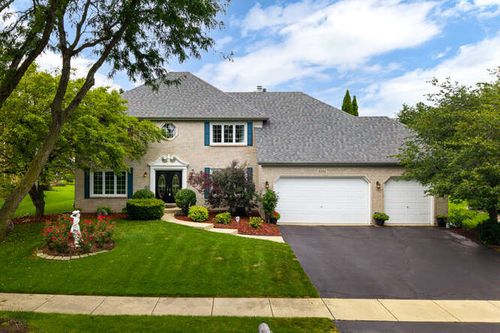 3564 Monarch Cir, Naperville, IL, 60564-9352 | Card Image