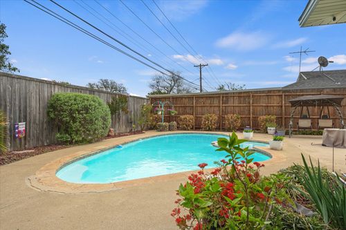 1233 Bardfield Ave, Garland, TX, 75041-5008 | Card Image