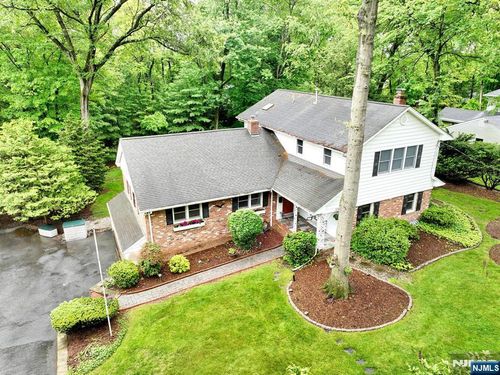 374 Annette Ct, Wyckoff, NJ, 07481-3127 | Card Image